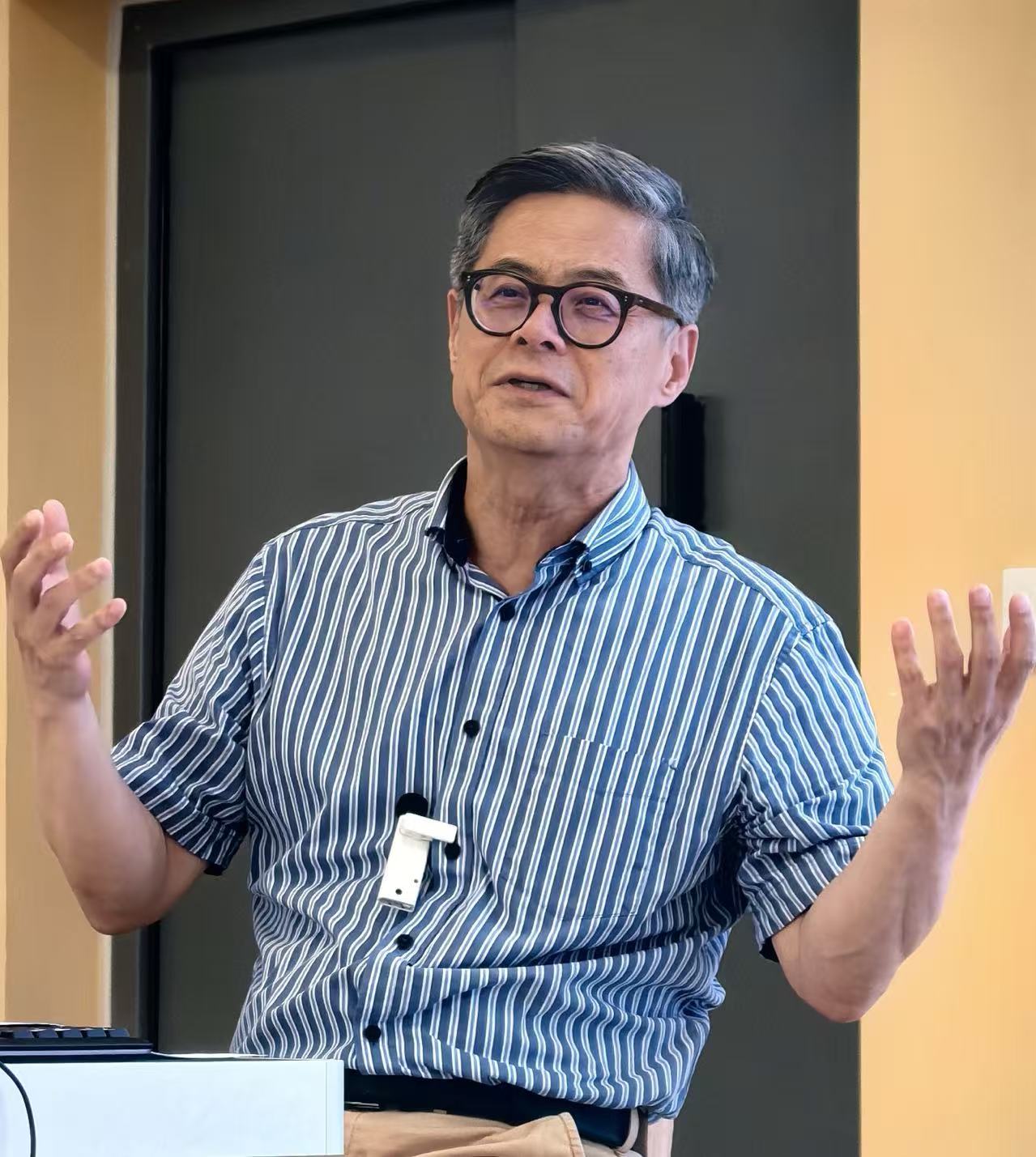 马燕生讲座新闻图片1-20251016.jpg